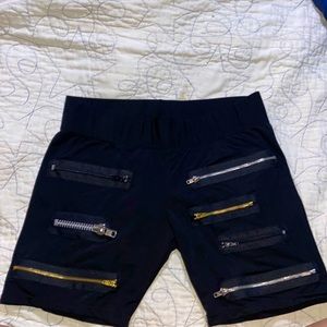 Poof size M/L shorts